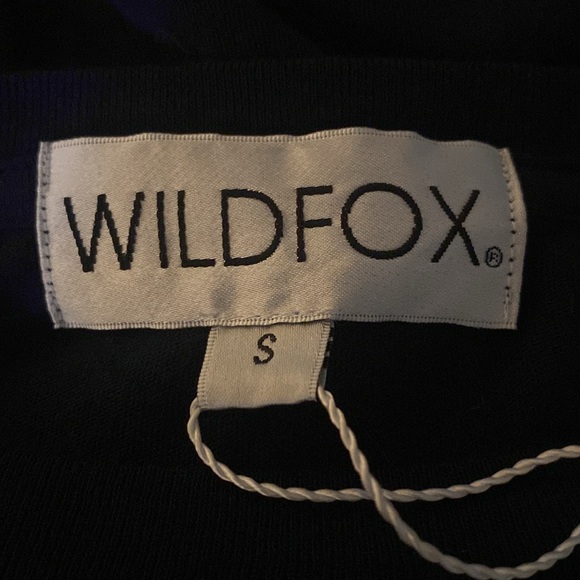 NWT WildFox fabulous cropped long sleeve top with great writing in front - Picture 7 of 10